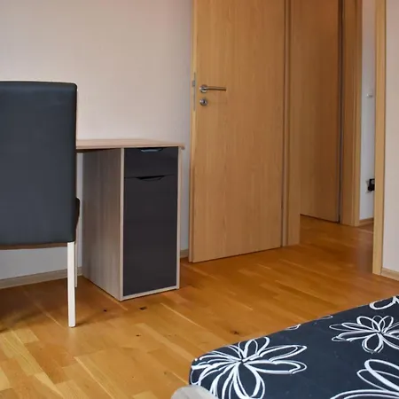 Semesterbostad Karlshagen, Zur Reling *